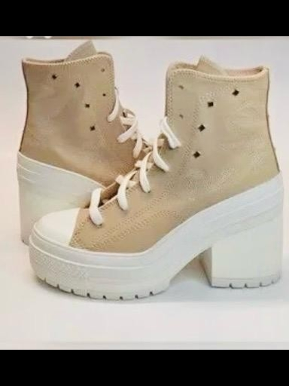 Converse 70 De Luxe Hell Platform Women's Platform High-Top  in Beige